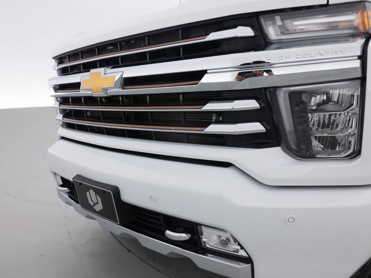 Used 2023 Chevrolet Silverado 2500 High Country w/ Z71 Off-Road Package AWD/4WD image 15