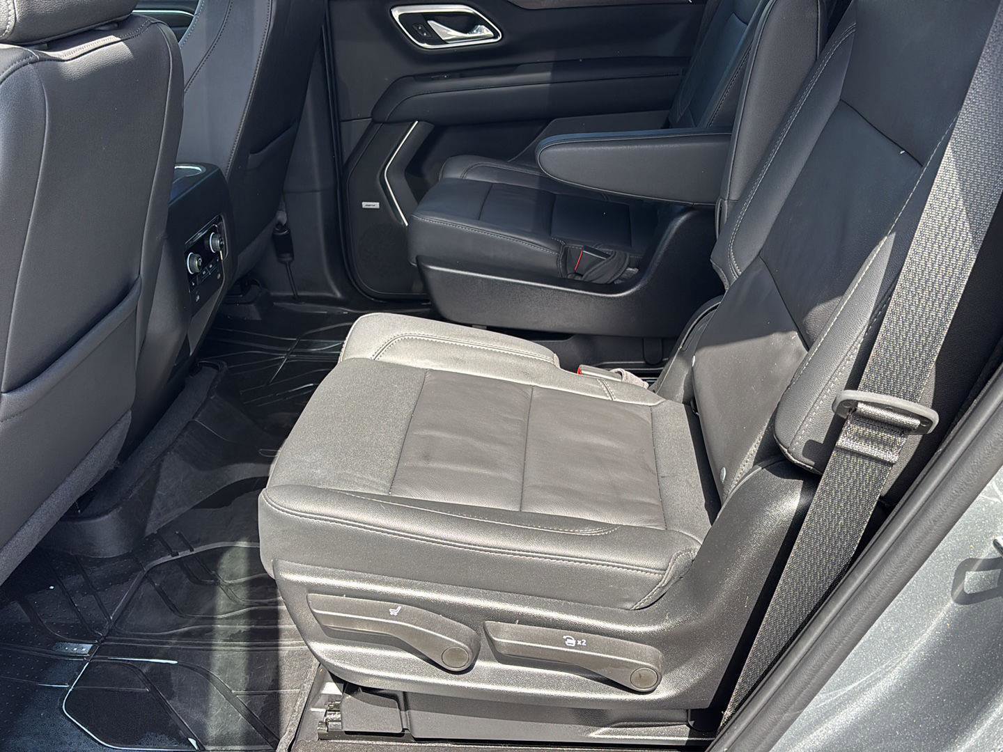 Certified 2023 Chevrolet Tahoe Z71 w/ Luxury Package image 12