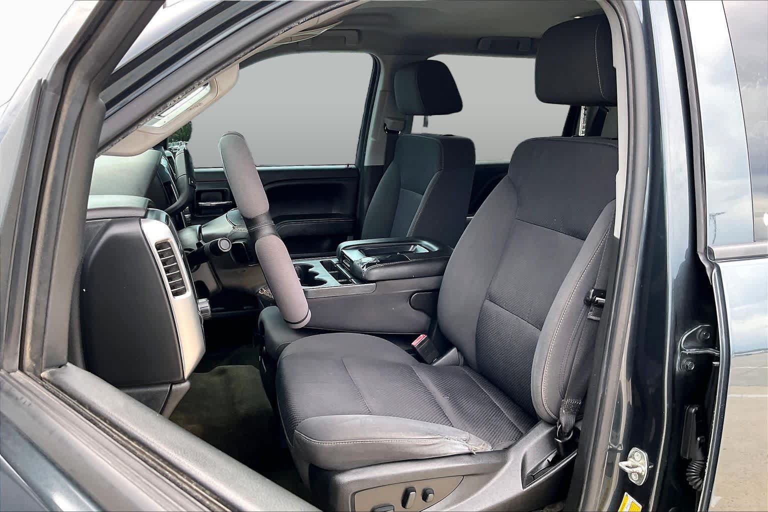 Used 2018 Chevrolet Silverado 1500 LT w/ Texas Edition RWD image 8