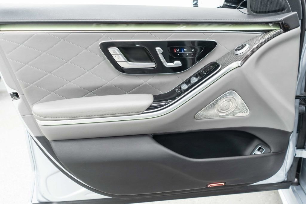 Used 2023 Mercedes-Benz S 580 4MATIC Sedan w/ AMG Line image 18