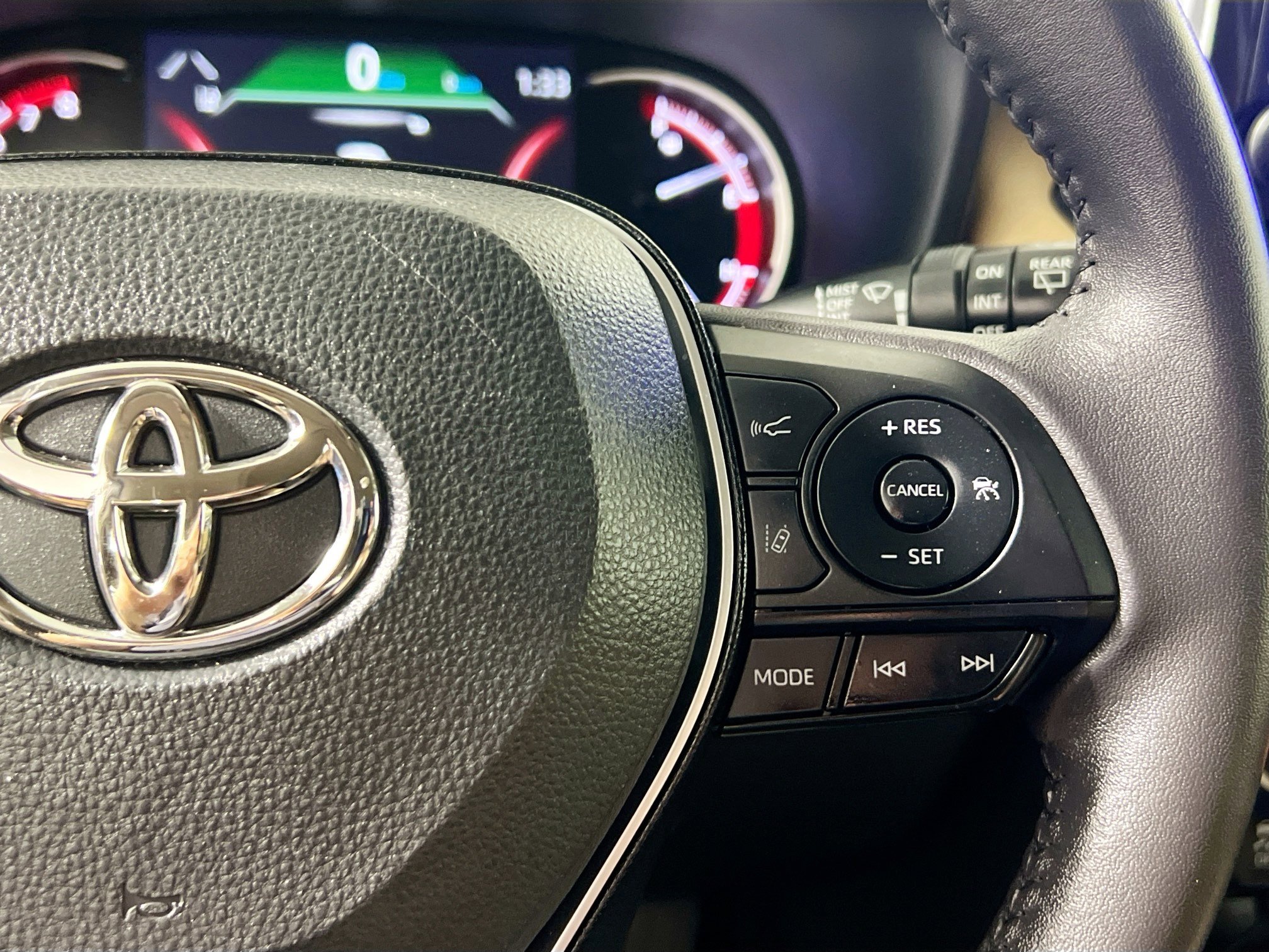 Used 2023 Toyota RAV4 XLE Premium image 19