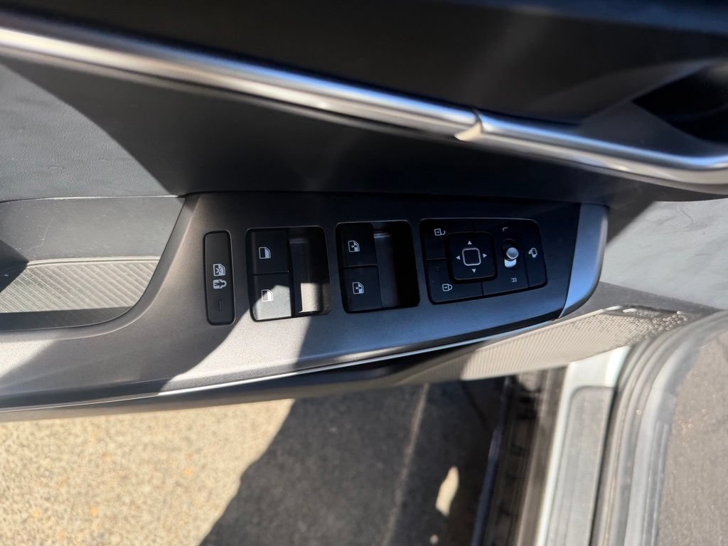 Used 2024 Kia EV6 Wind w/ Wind Technology Package AWD/4WD image 12