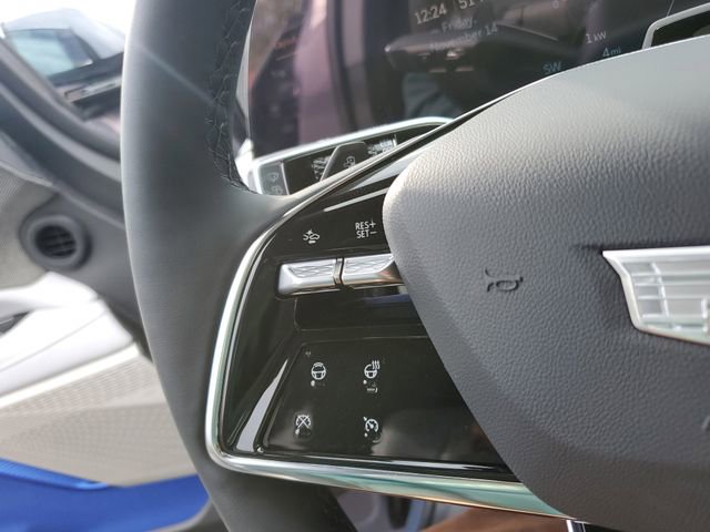 New 2025 Cadillac Optiq Luxury 1 w/ LPO, ONYX Package image 11