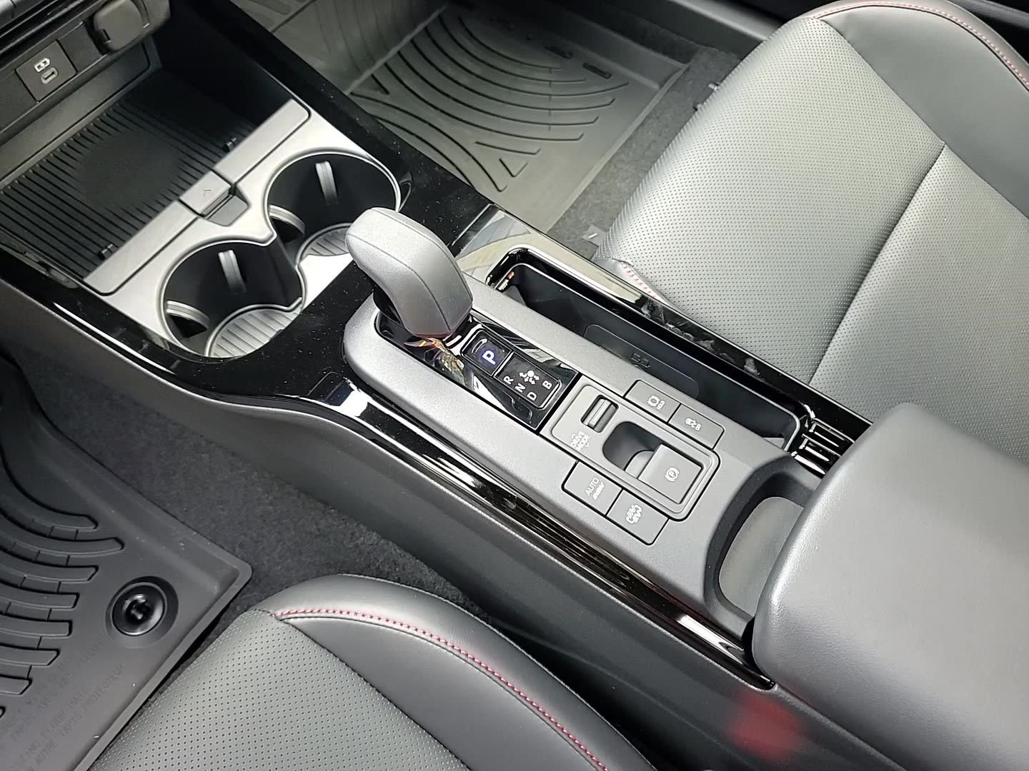 New 2026 Toyota Prius Plug-In Hybrid FWD image 18