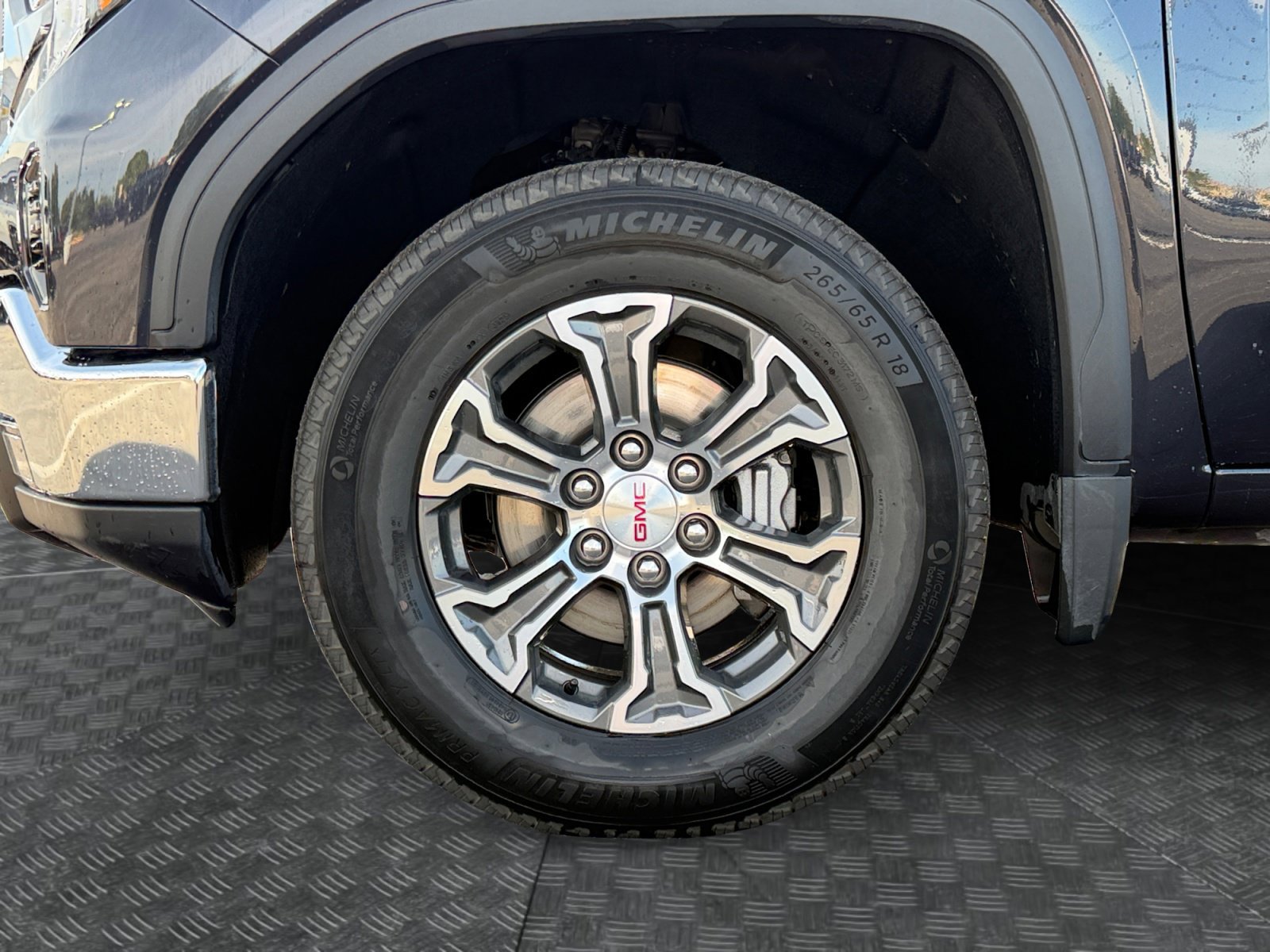 Used 2026 GMC Sierra 1500 SLT AWD/4WD image 18