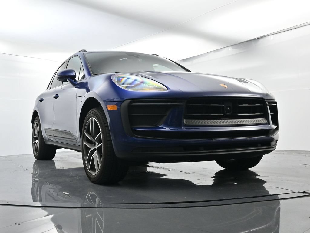 Certified 2024 Porsche Macan AWD/4WD image 54