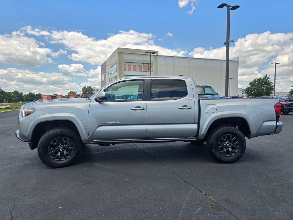 Certified 2023 Toyota Tacoma SR5 AWD/4WD image 5