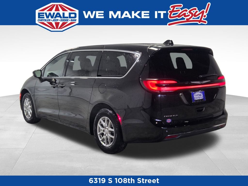 New 2026 Chrysler Pacifica Select FWD image 17