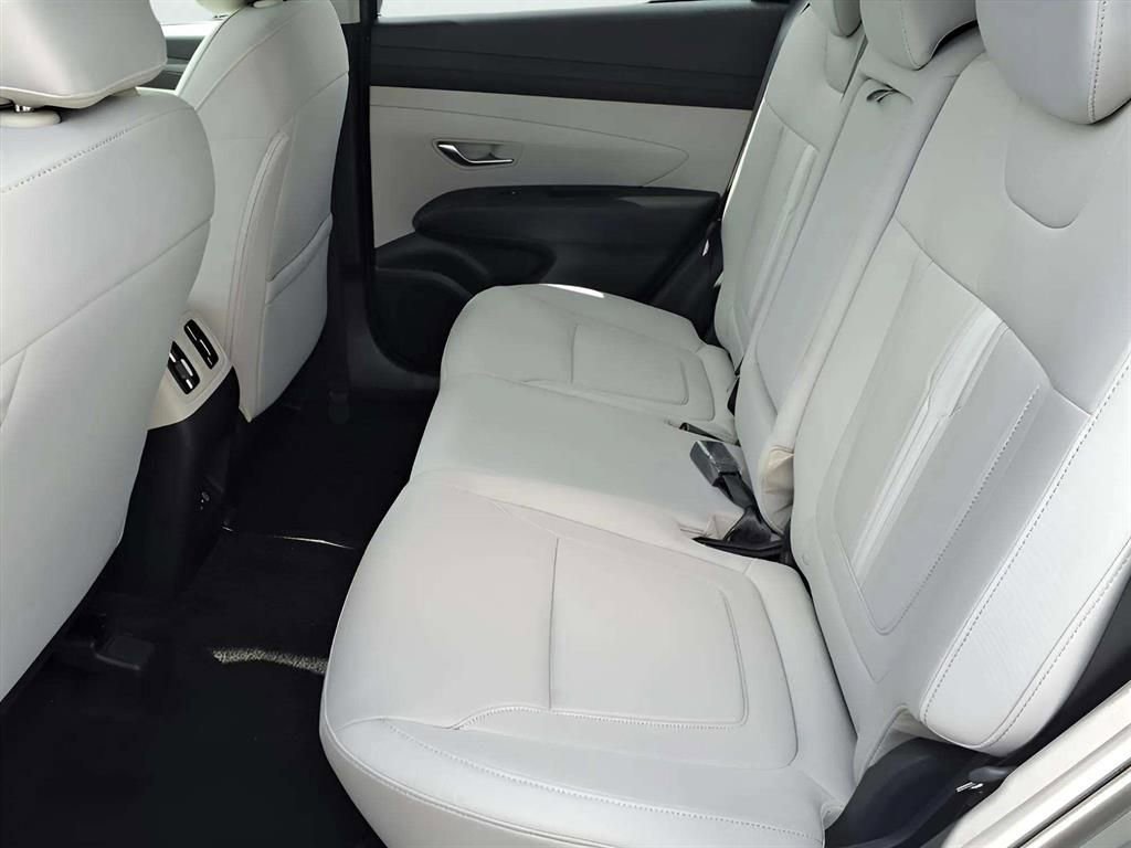 New 2026 Hyundai Tucson SEL image 9