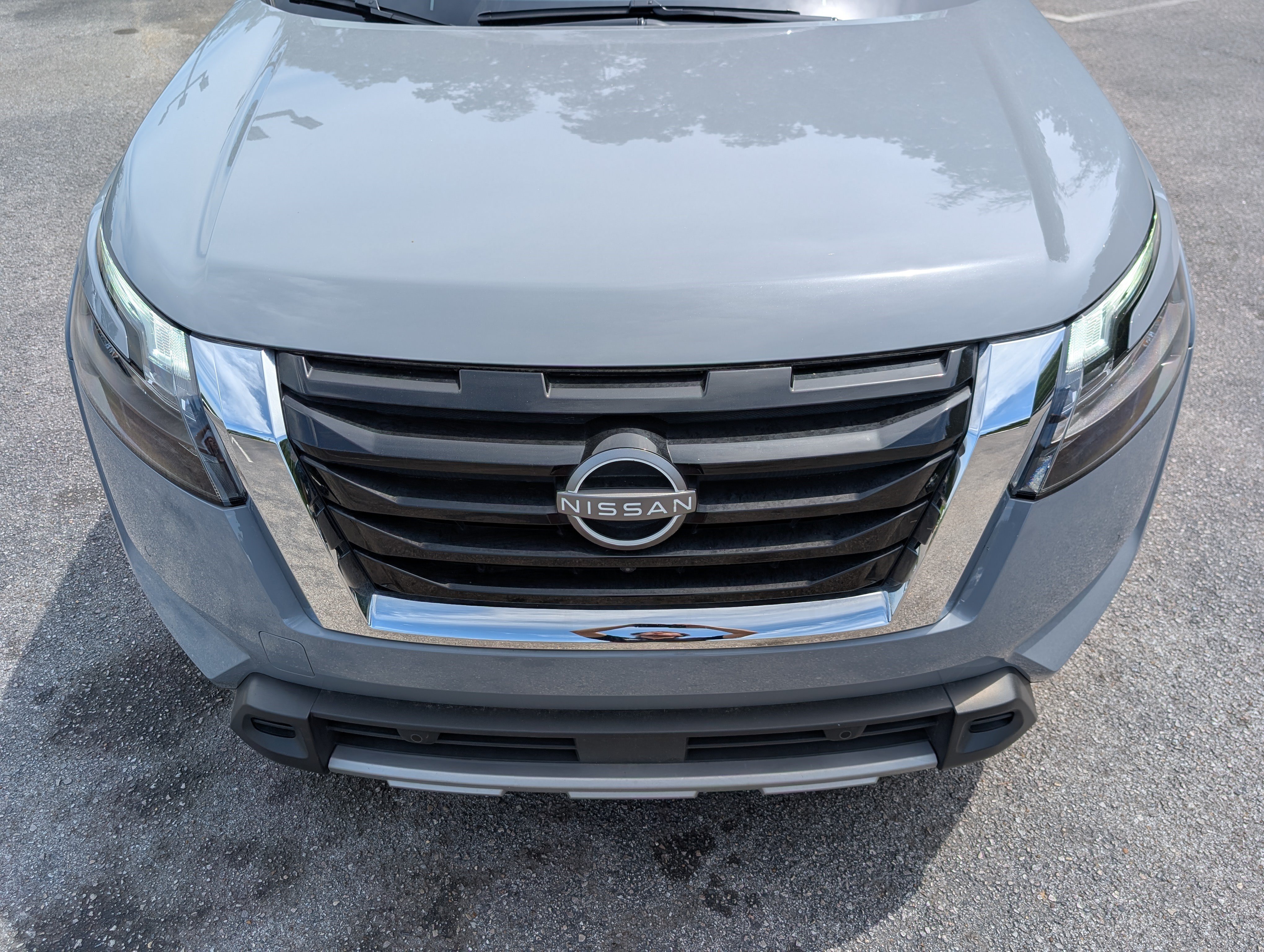 Used 2025 Nissan Pathfinder Platinum w/ Cargo Package FWD image 12