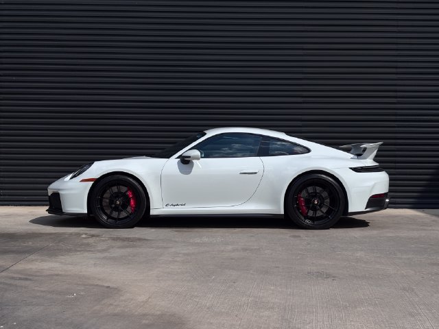 Certified 2025 Porsche 911 Carrera GTS RWD image 2