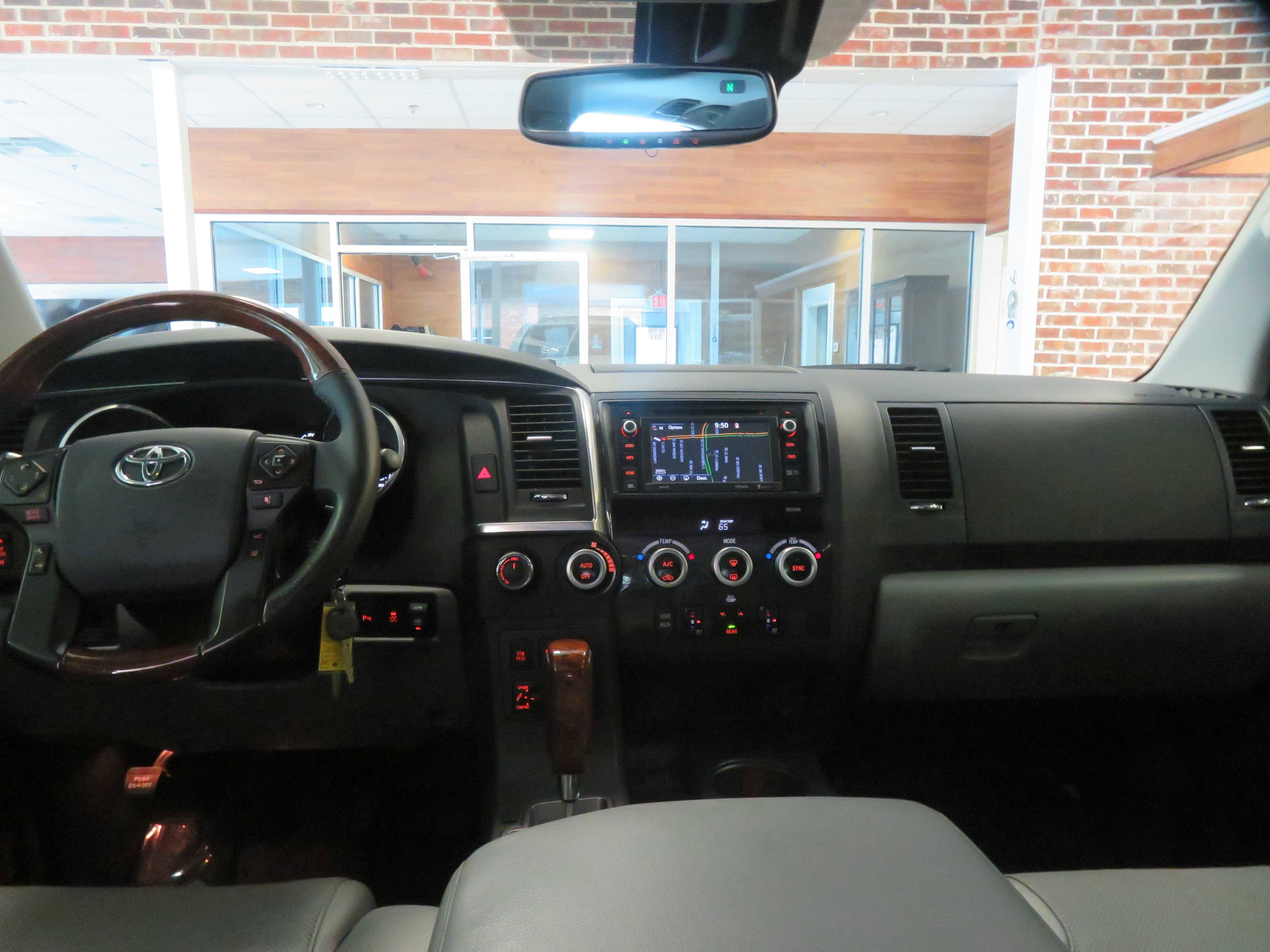 Used 2018 Toyota Sequoia Platinum AWD/4WD image 58