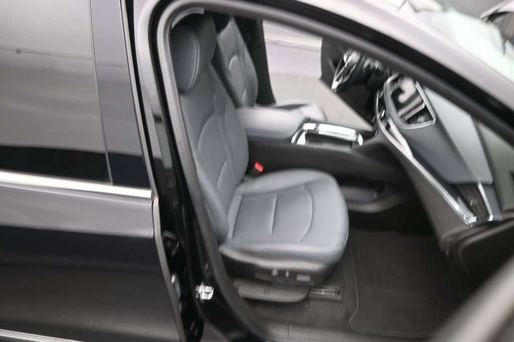 Used 2023 Buick Enclave Essence w/ Experience Buick Package AWD/4WD image 18