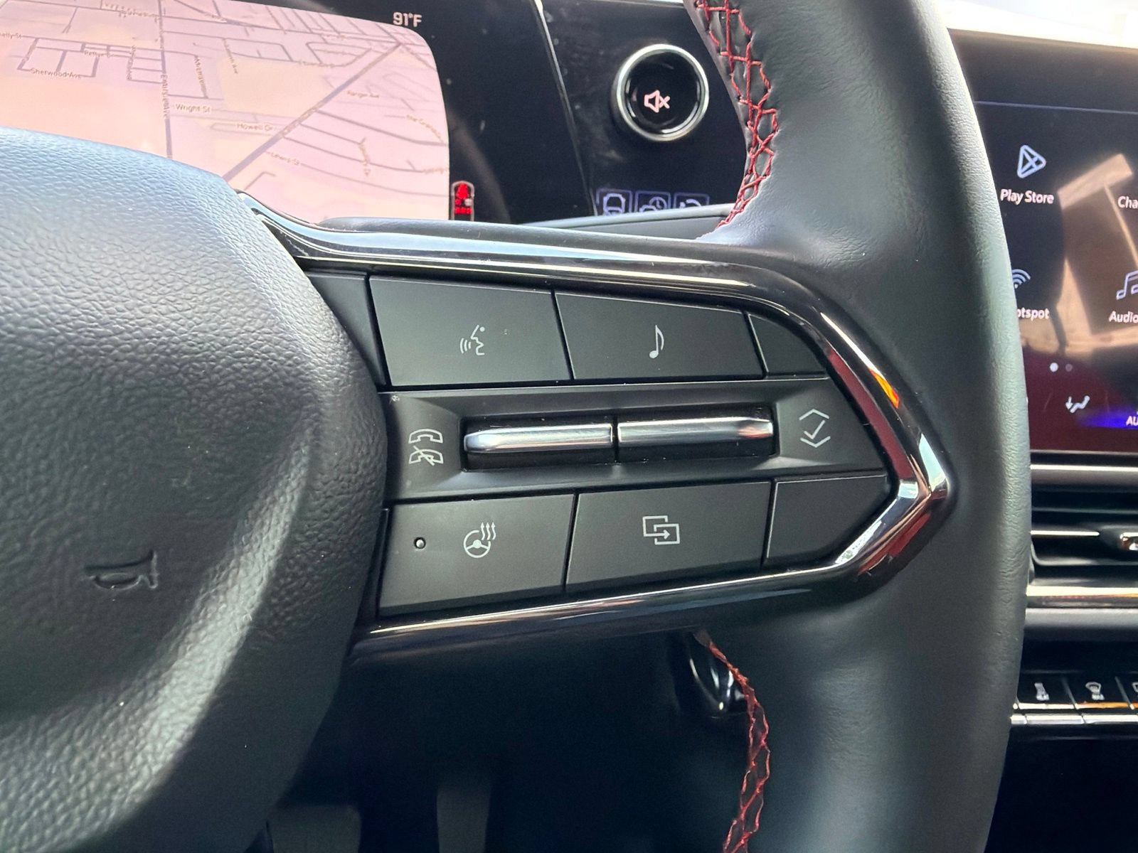 Used 2025 Chevrolet Equinox EV RS FWD image 23
