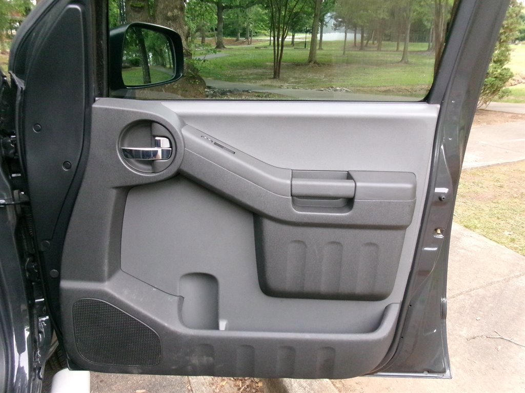 Used 2015 Nissan Xterra S w/ Value Package RWD image 17