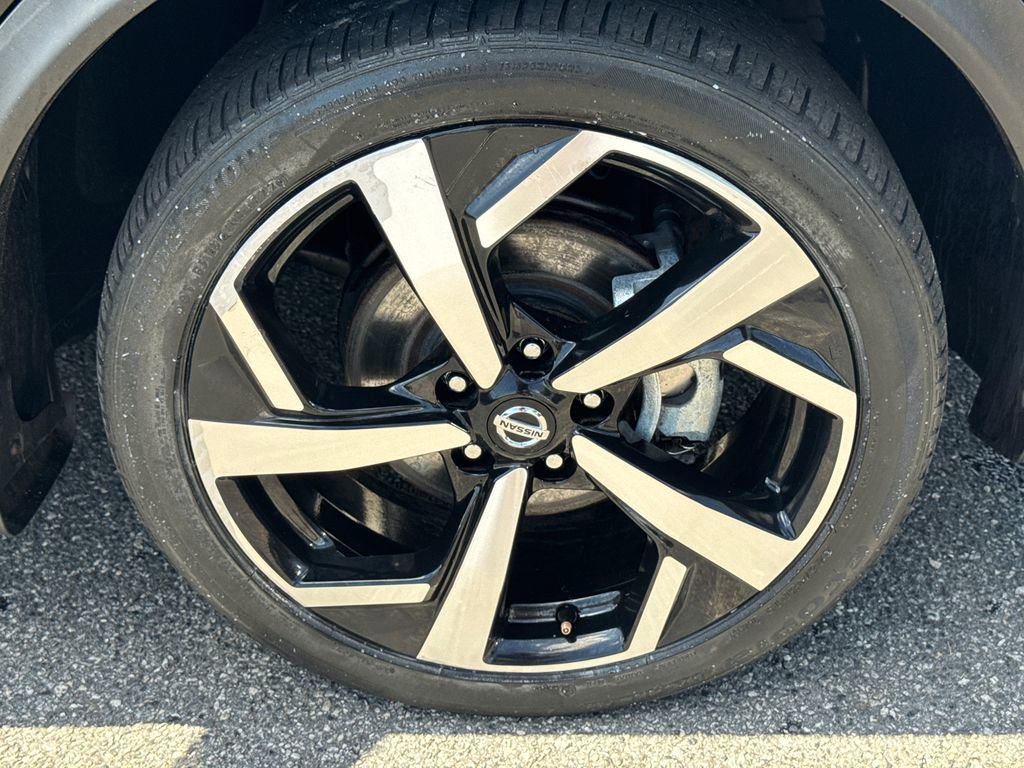 Used 2022 Nissan Rogue Sport SL w/ Premium Package image 12