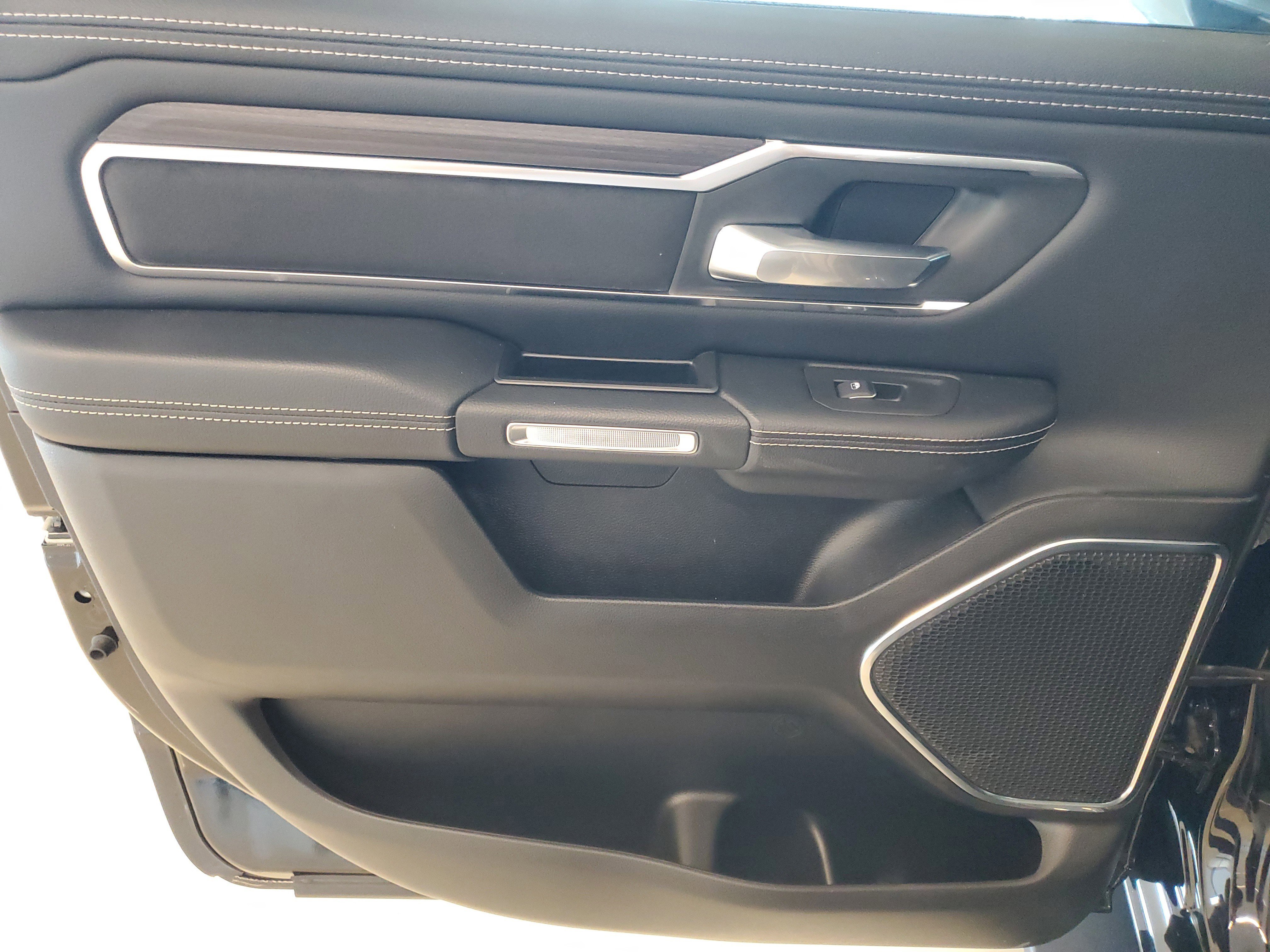 Used 2025 RAM 1500 Laramie image 16