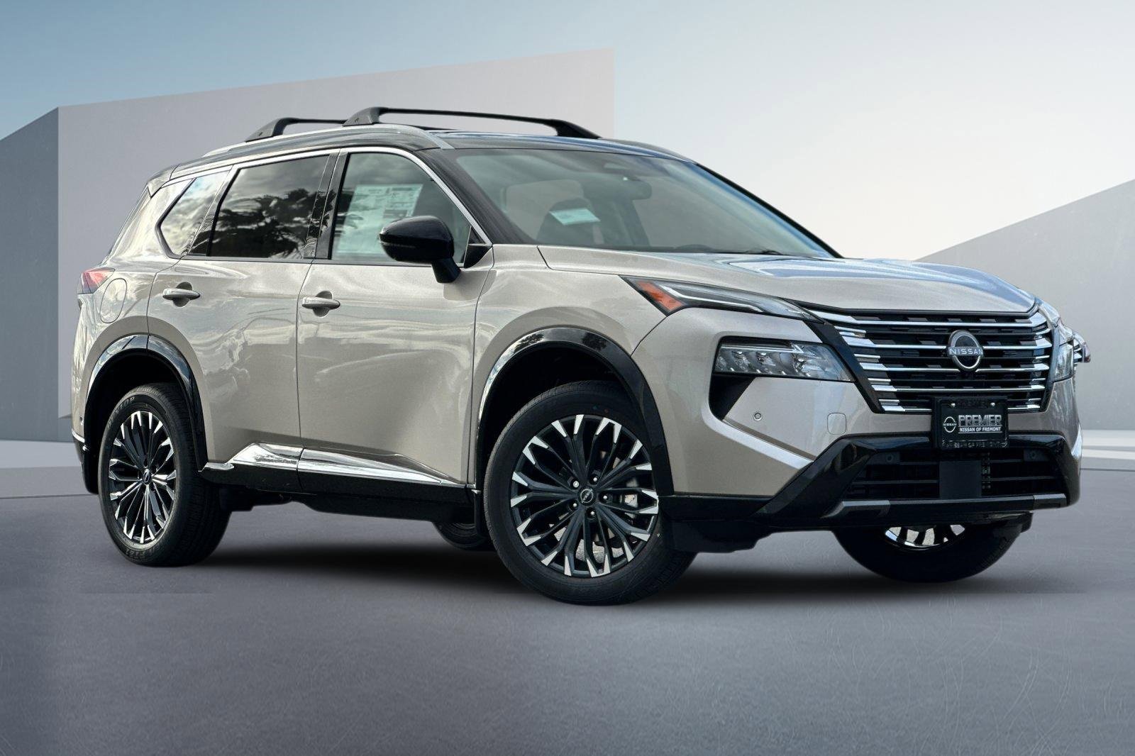 New 2026 Nissan Rogue Platinum w/ Platinum Premium Package image 2