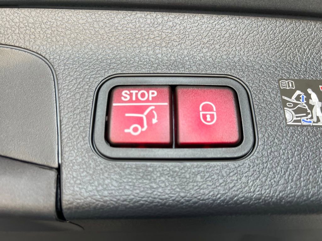 New 2026 Mercedes-Benz GLS 580 4MATIC image 40