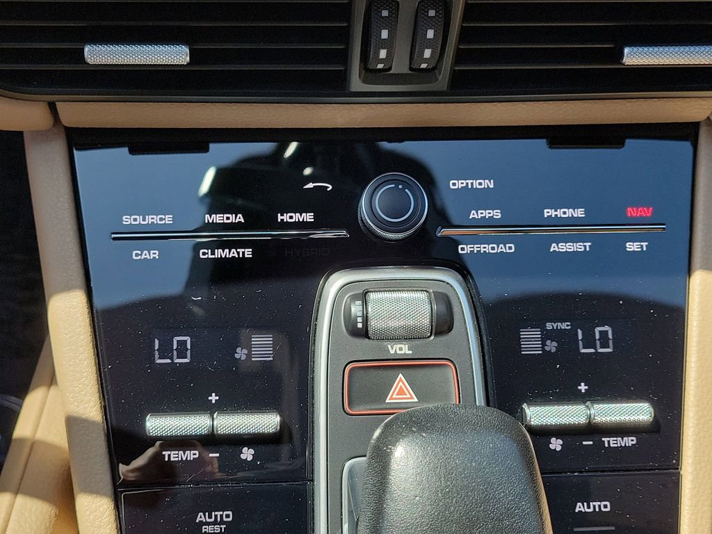 Certified 2020 Porsche Cayenne S image 31