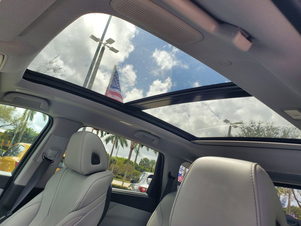 Certified 2025 Acura MDX w/ Technology Package image 17