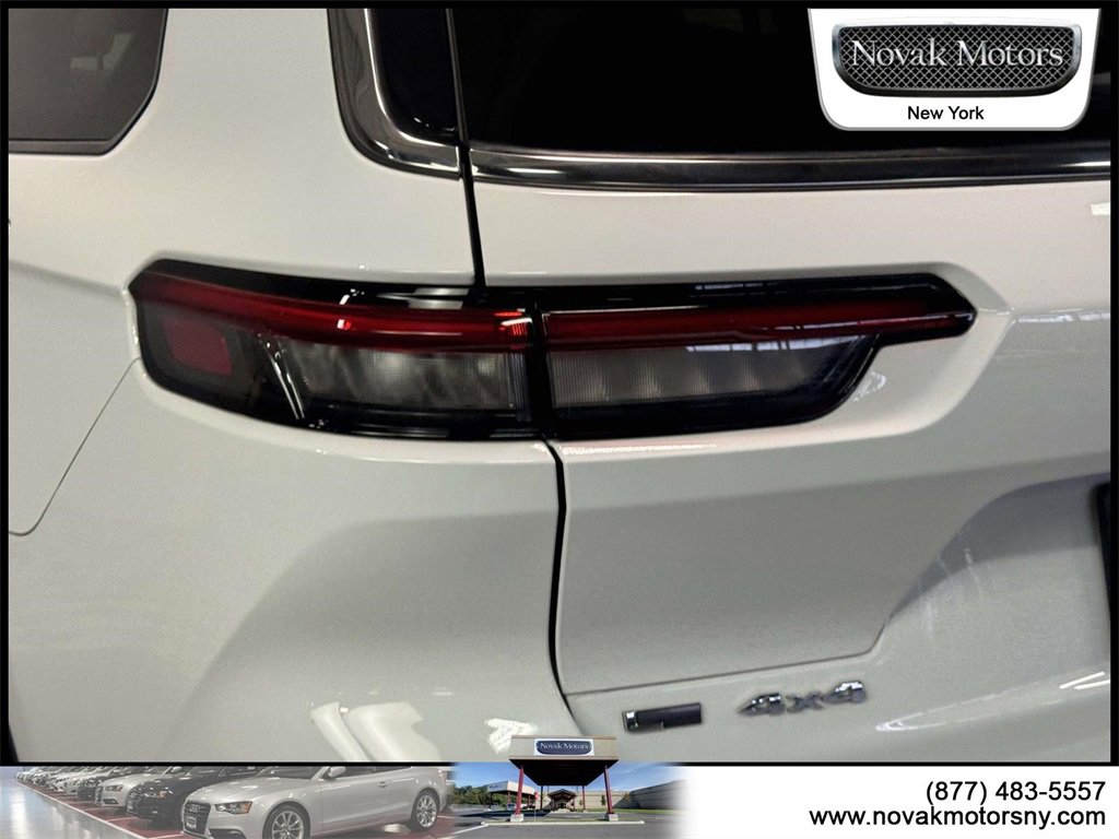 Used 2022 Jeep Grand Cherokee L Limited image 8