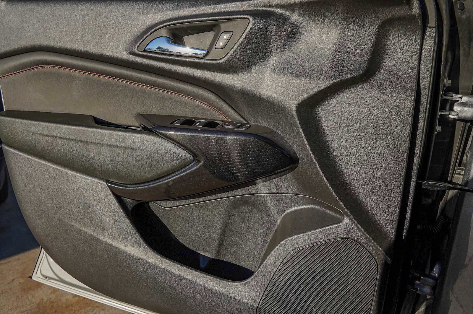 Used 2024 Chevrolet Trax RS w/ Sunroof Package image 22