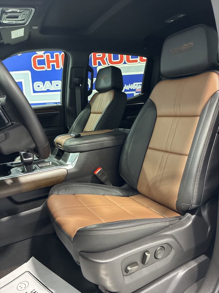 Used 2025 Chevrolet Silverado 1500 High Country w/ Technology Package image 19