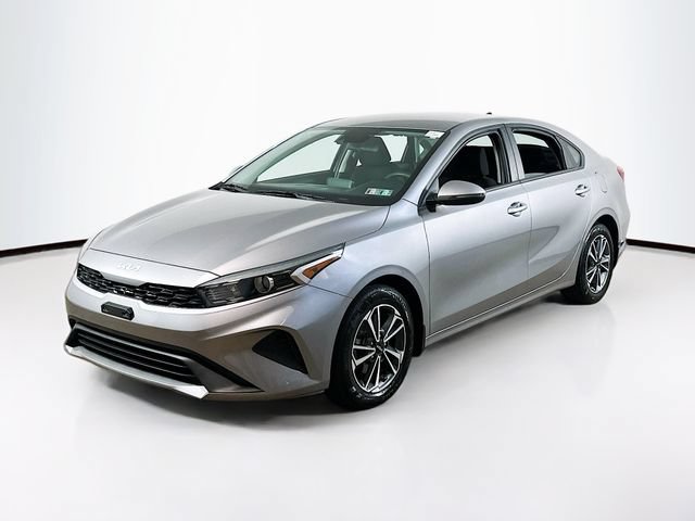 Used 2023 Kia Forte LXS w/ LXS Technology Package FWD image 3
