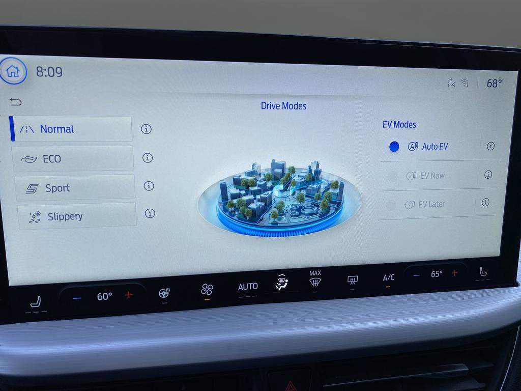 New 2025 Ford Escape Base w/ PHEV Premium Package image 31