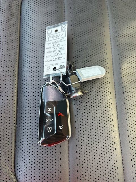 Used 2025 Volkswagen Atlas SEL image 6