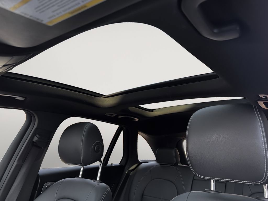 Used 2019 Mercedes-Benz GLC 350e 4MATIC image 19