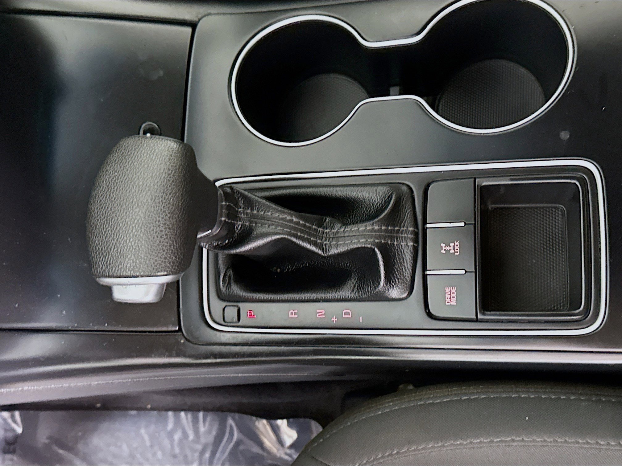 Used 2020 Kia Sorento LX image 16