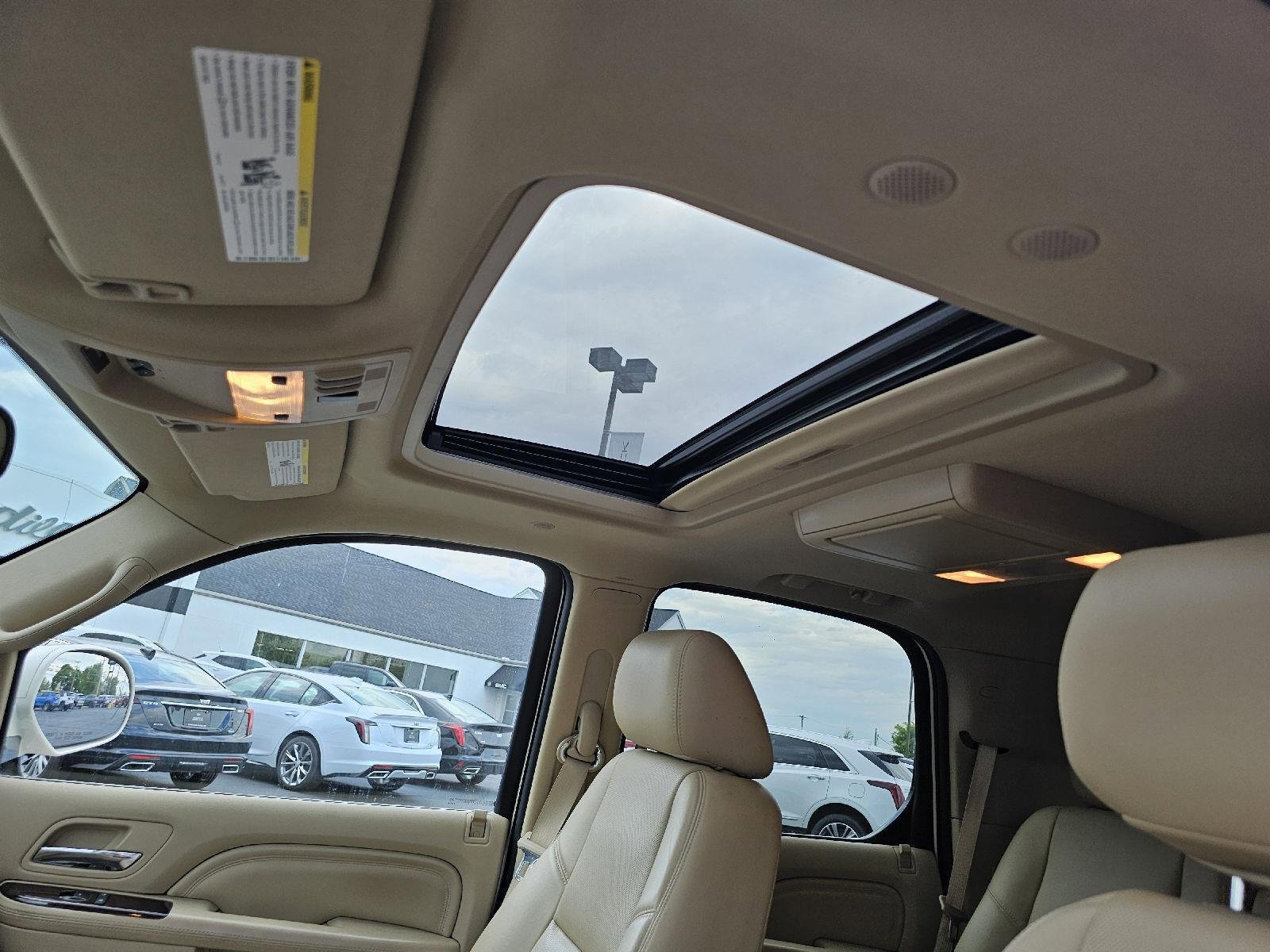 Used 2013 Cadillac Escalade Premium AWD/4WD image 24