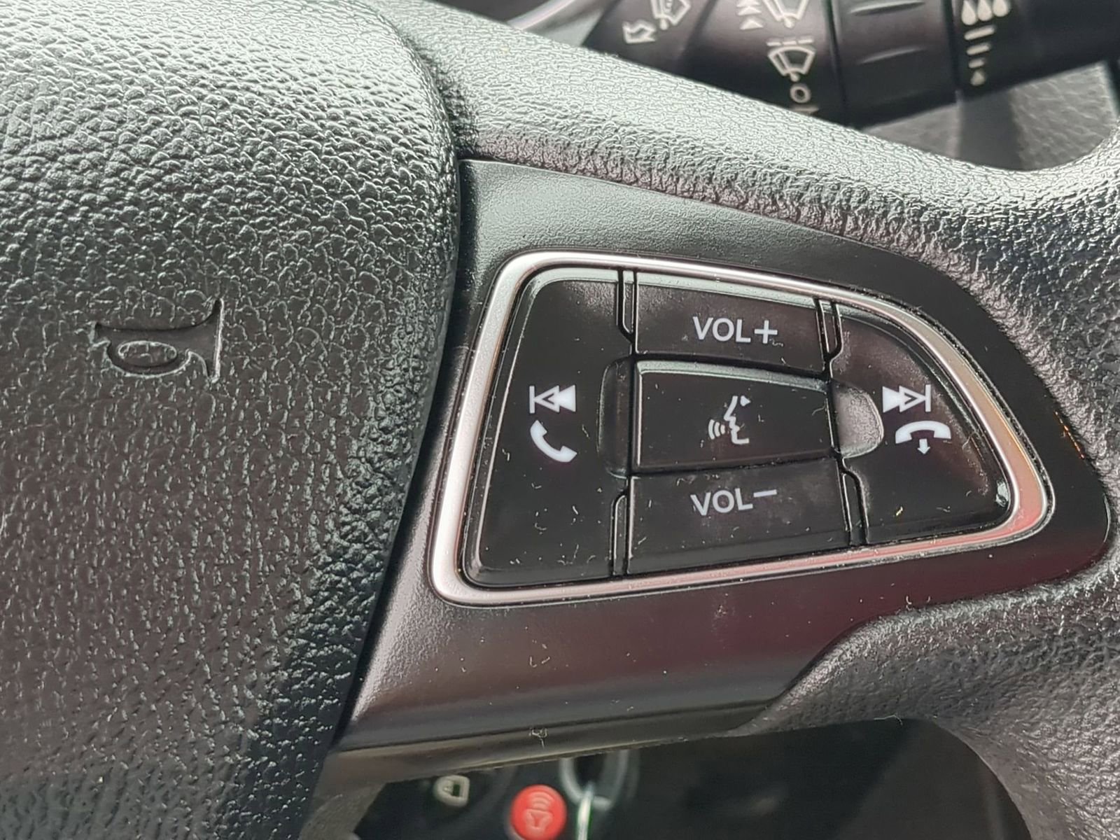 Used 2017 Ford Focus SE image 25