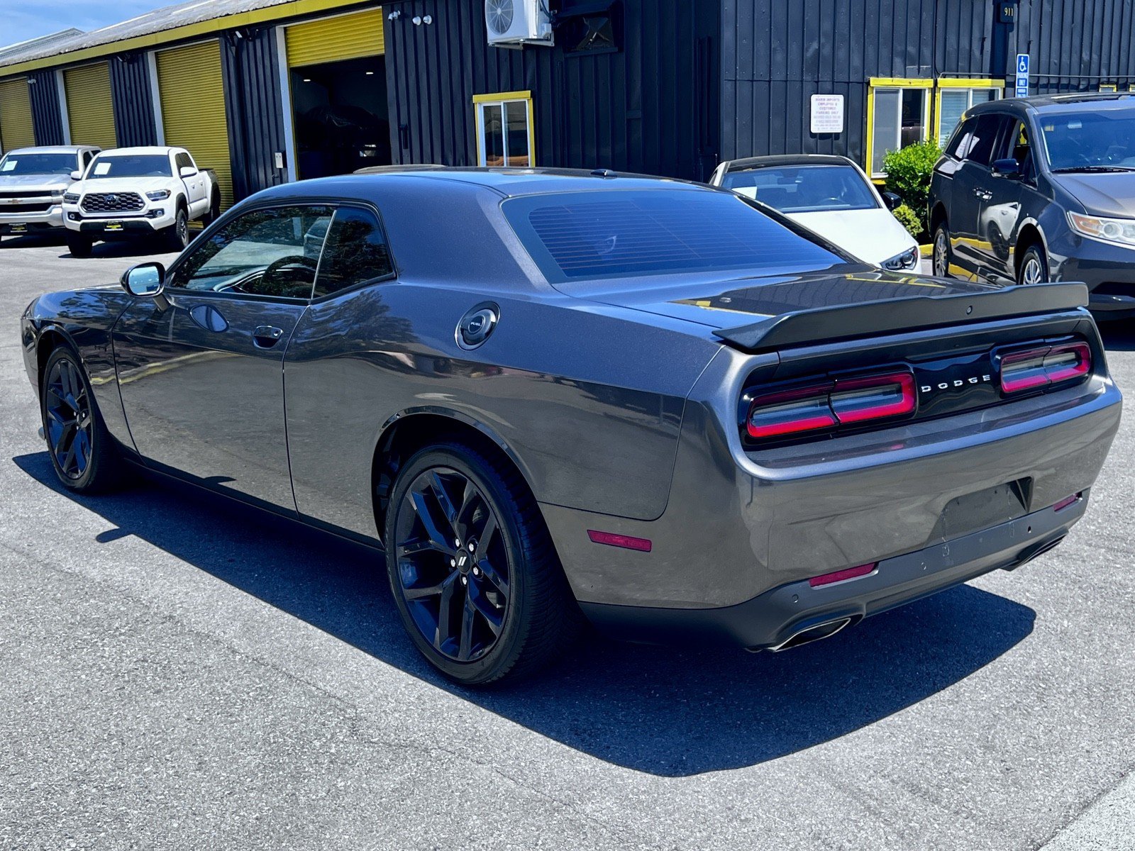 Used 2019 Dodge Challenger R/T w/ Driver Convenience Group RWD image 8