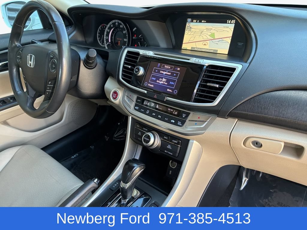 Used 2014 Honda Accord Touring image 25