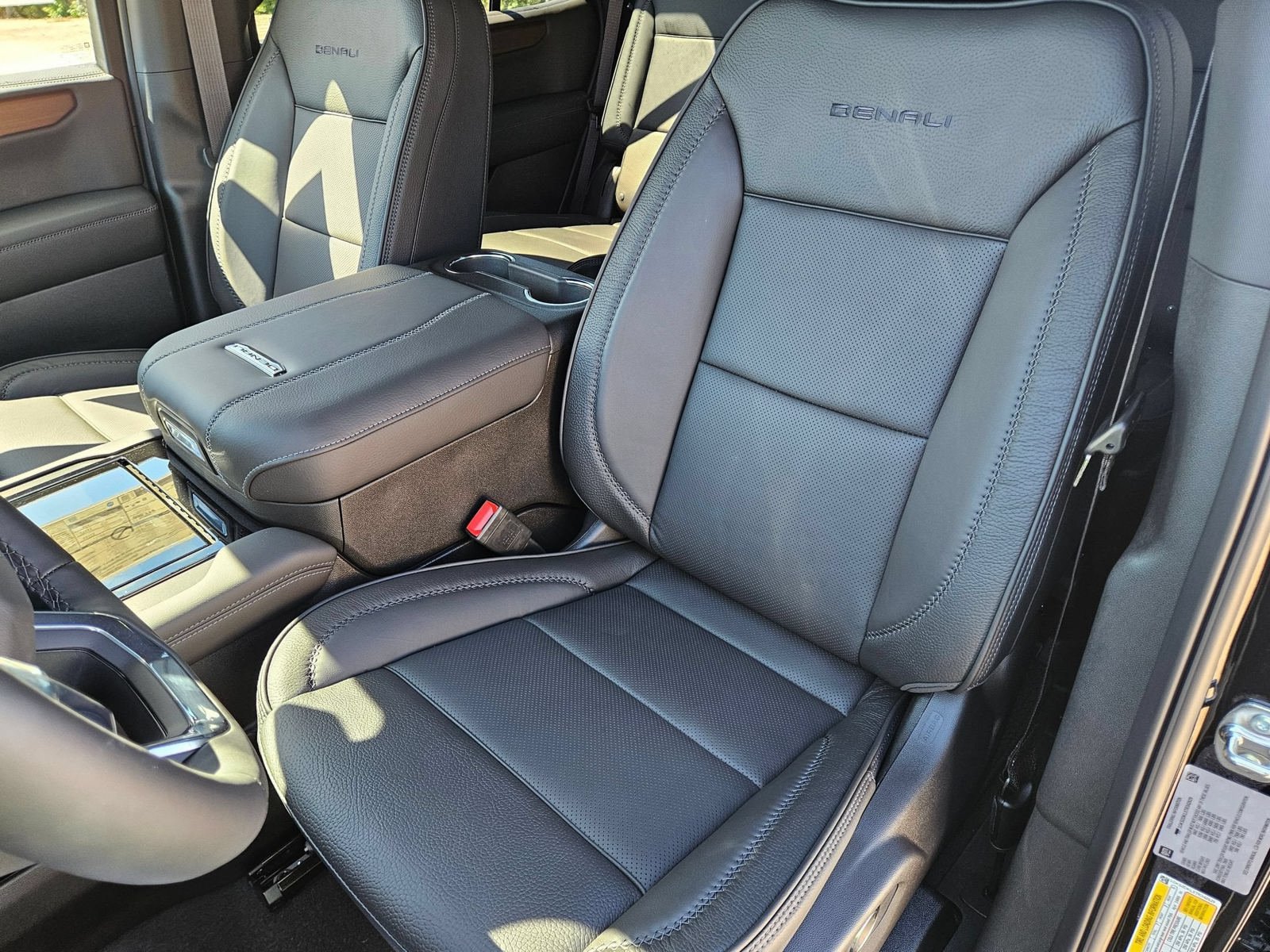 New 2026 GMC Yukon Denali AWD/4WD image 22