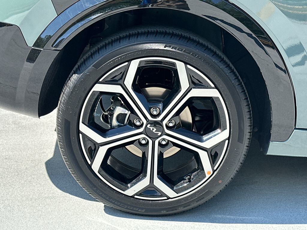 New 2026 Kia Niro SX Touring FWD image 8