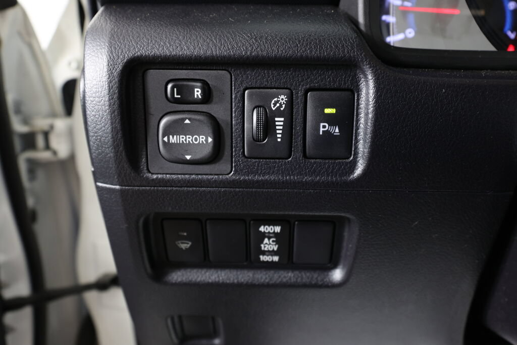Used 2015 Toyota 4Runner Limited AWD/4WD image 31