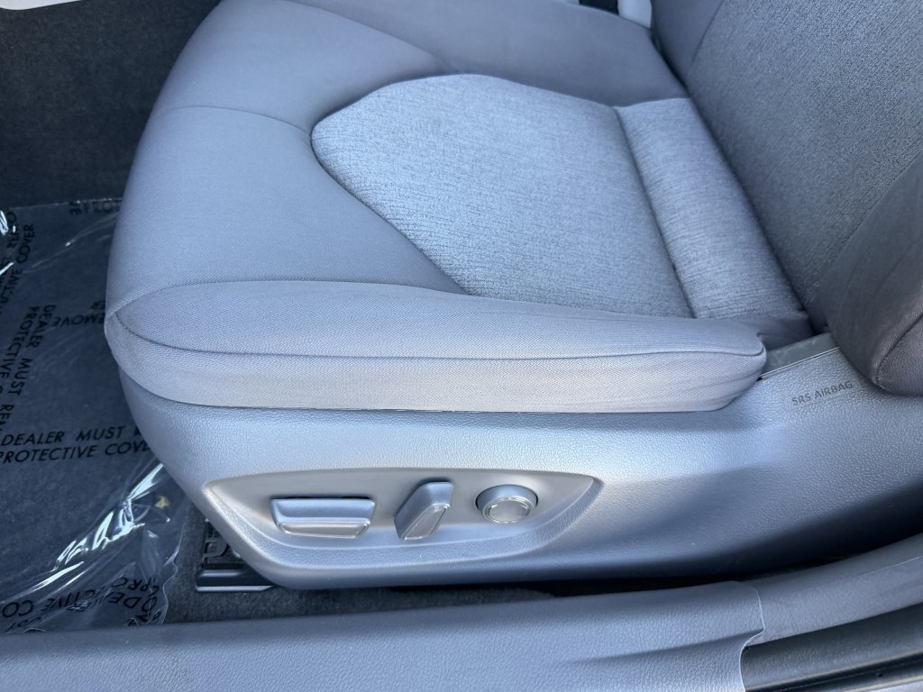 Used 2021 Toyota Camry LE image 27