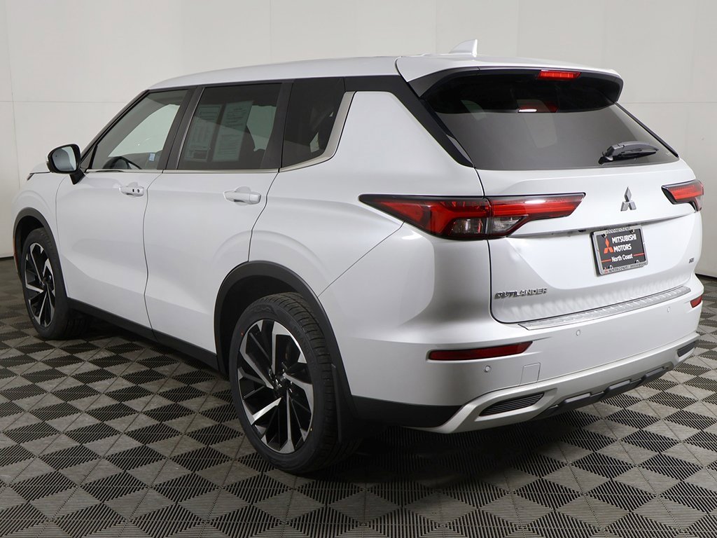 Used 2022 Mitsubishi Outlander SEL Black Edition image 10