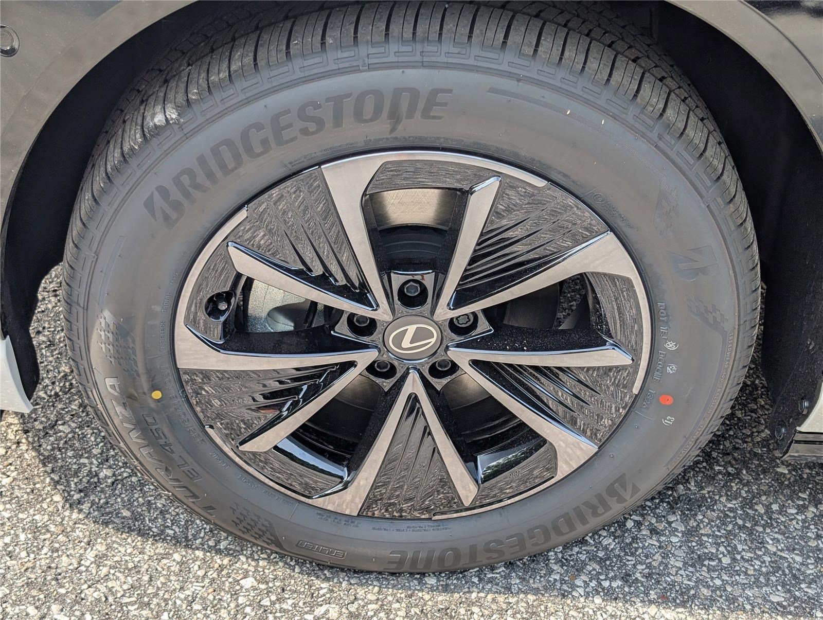 New 2026 Lexus RZ 450e AWD image 6