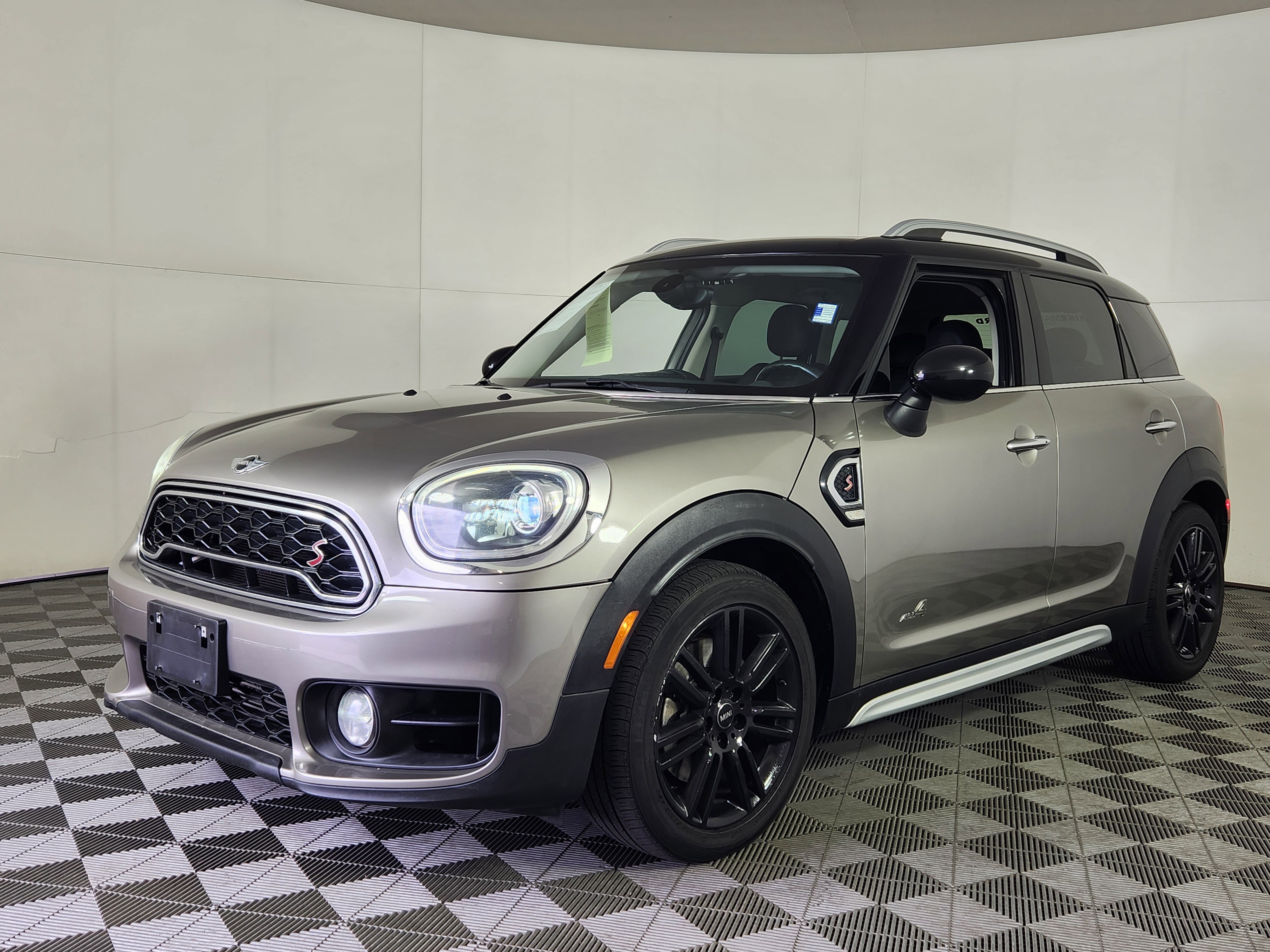 Used 2017 MINI Cooper Countryman S image 3