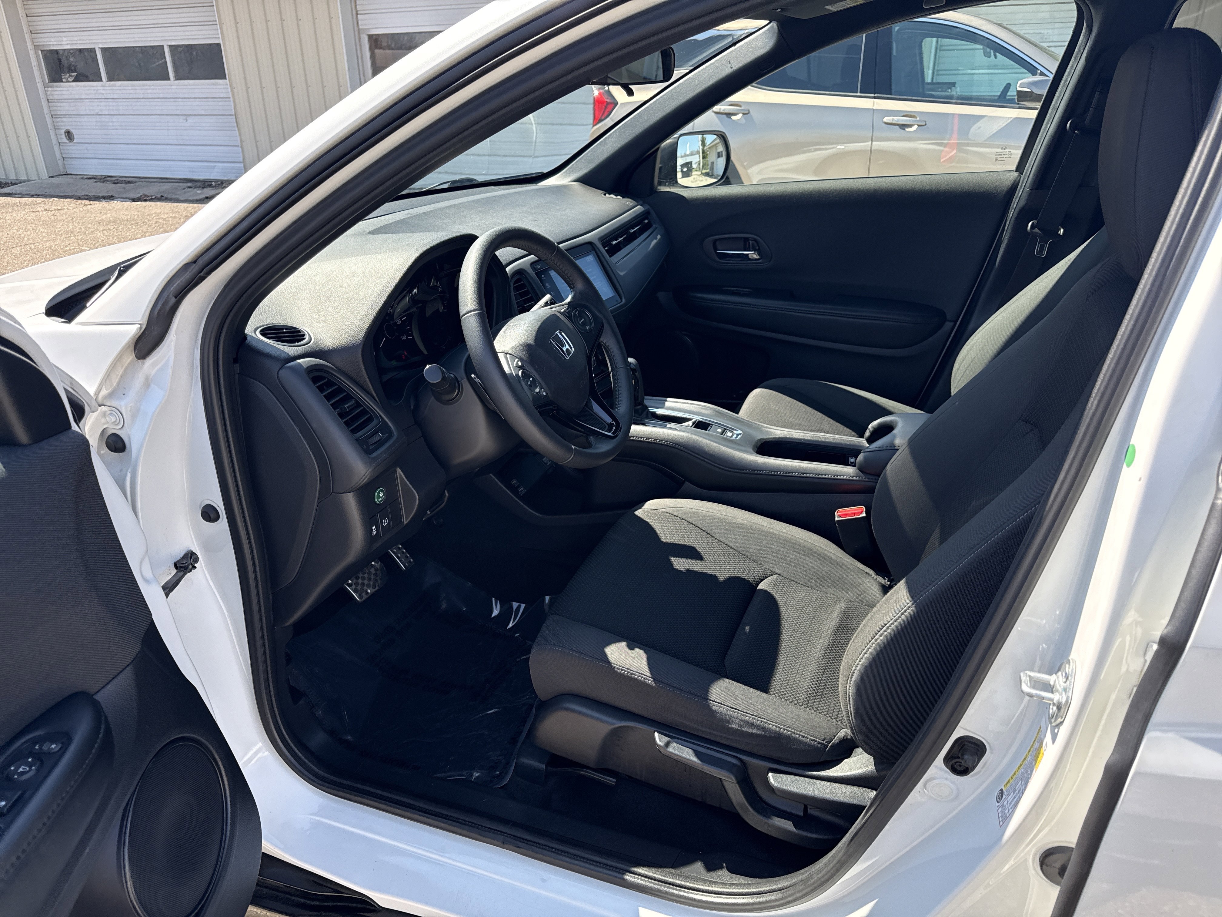 Used 2022 Honda HR-V Sport image 9
