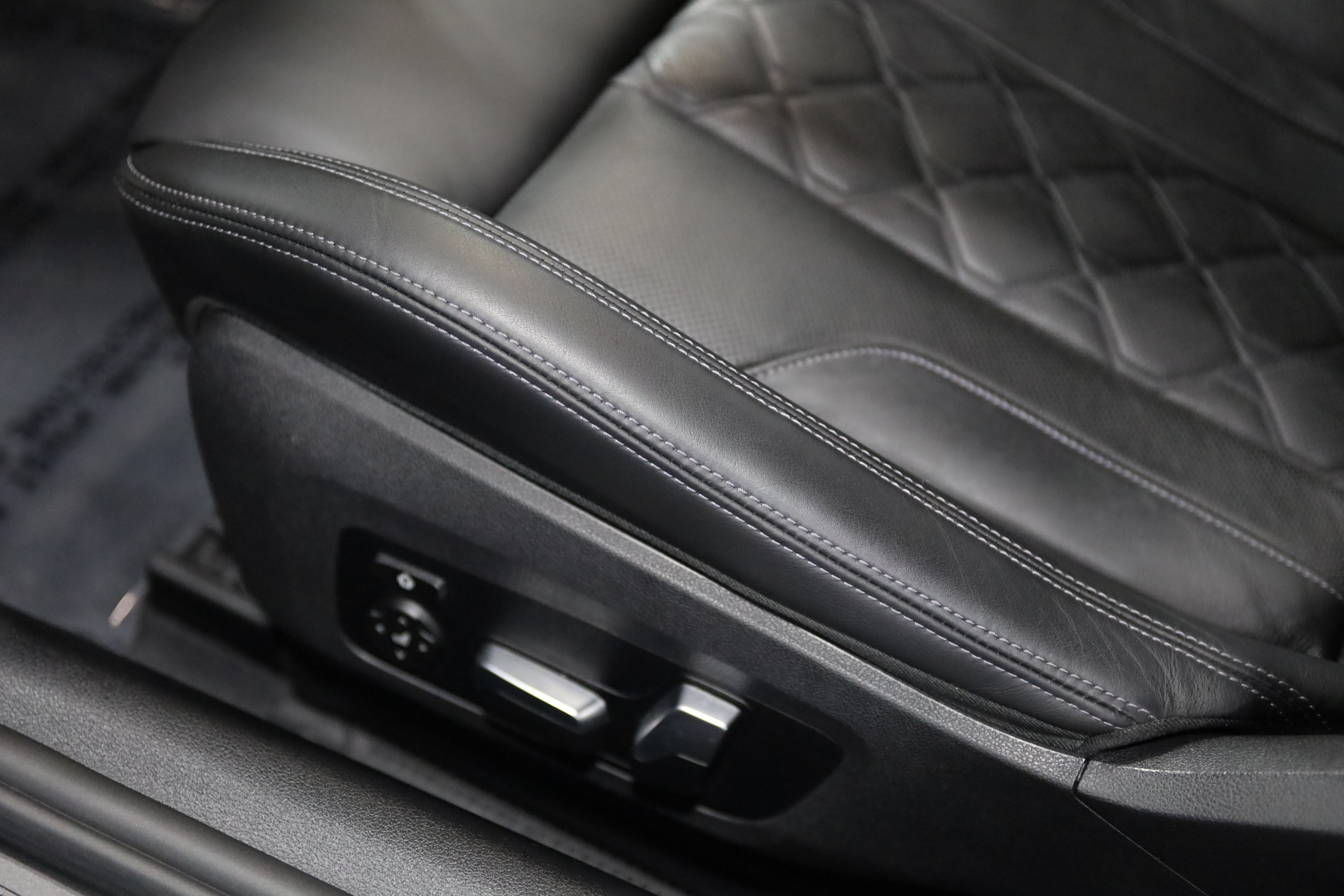 Used 2020 BMW M8 Competition AWD/4WD image 18