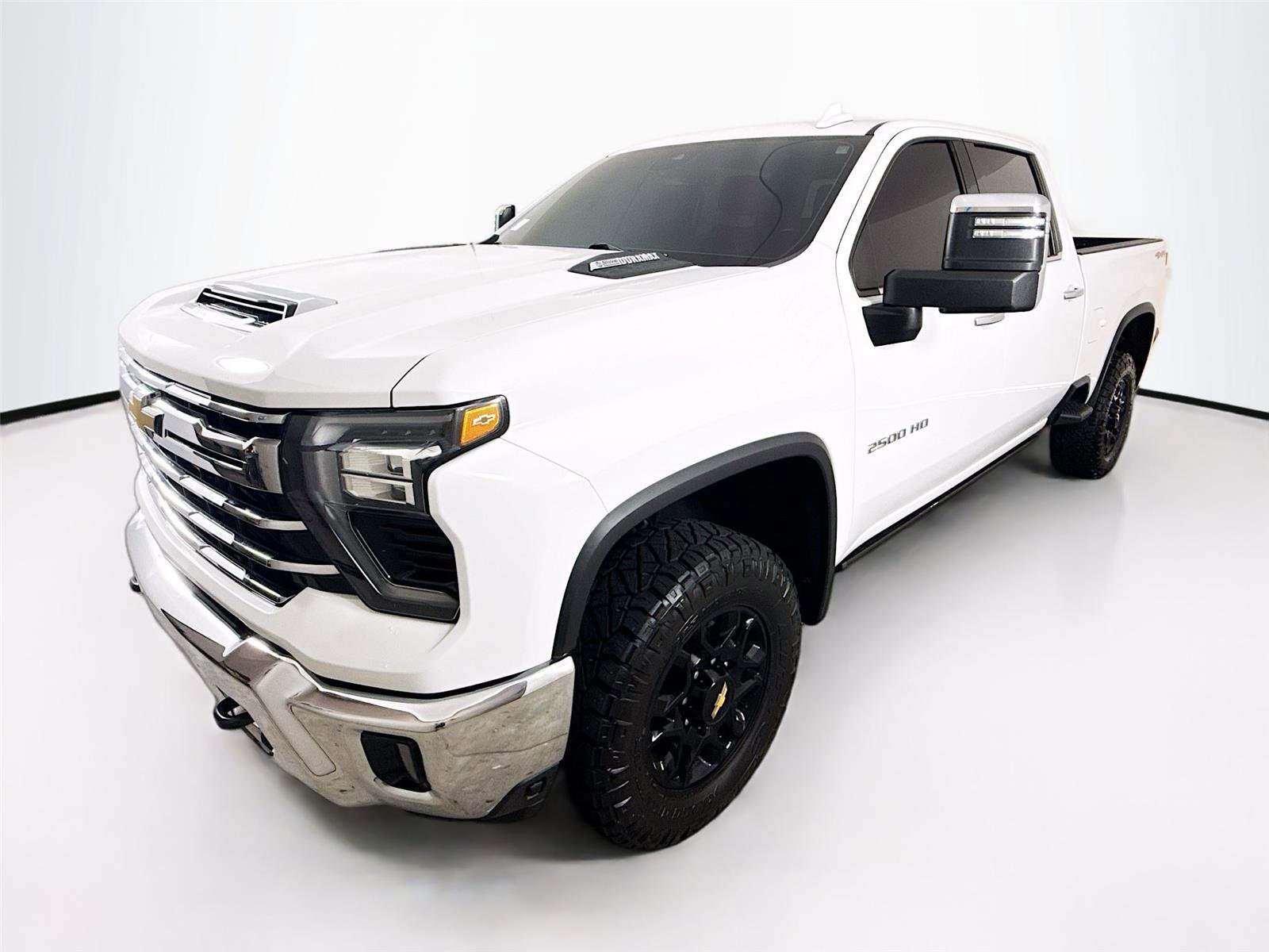 Used 2024 Chevrolet Silverado 2500 LTZ image 3