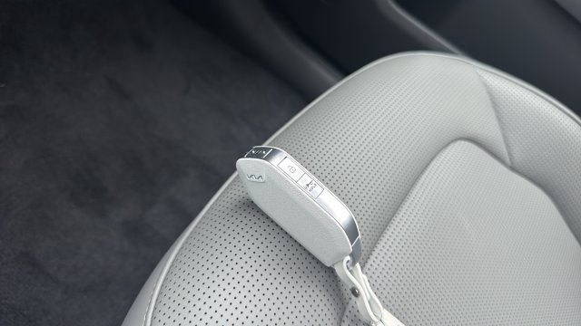 New 2027 Kia EV3 Wind FWD image 36