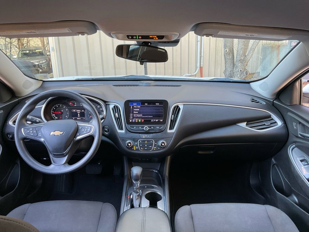Used 2023 Chevrolet Malibu LT image 18