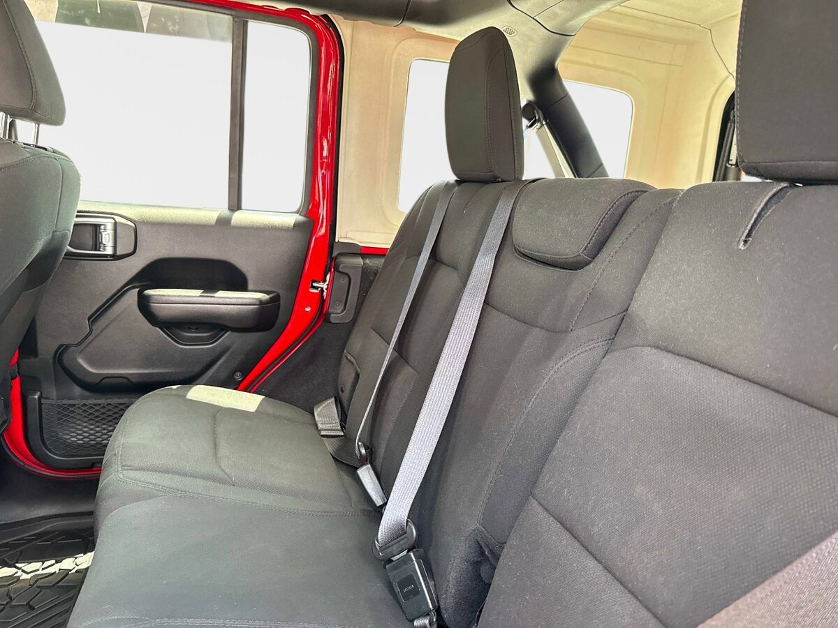 Used 2018 Jeep Wrangler Unlimited Sport S AWD/4WD image 12
